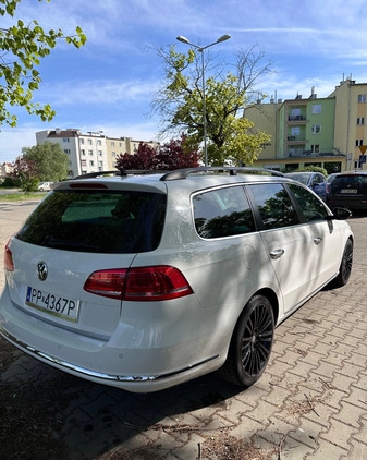 Volkswagen Passat cena 36999 przebieg: 250000, rok produkcji 2013 z Piła małe 121